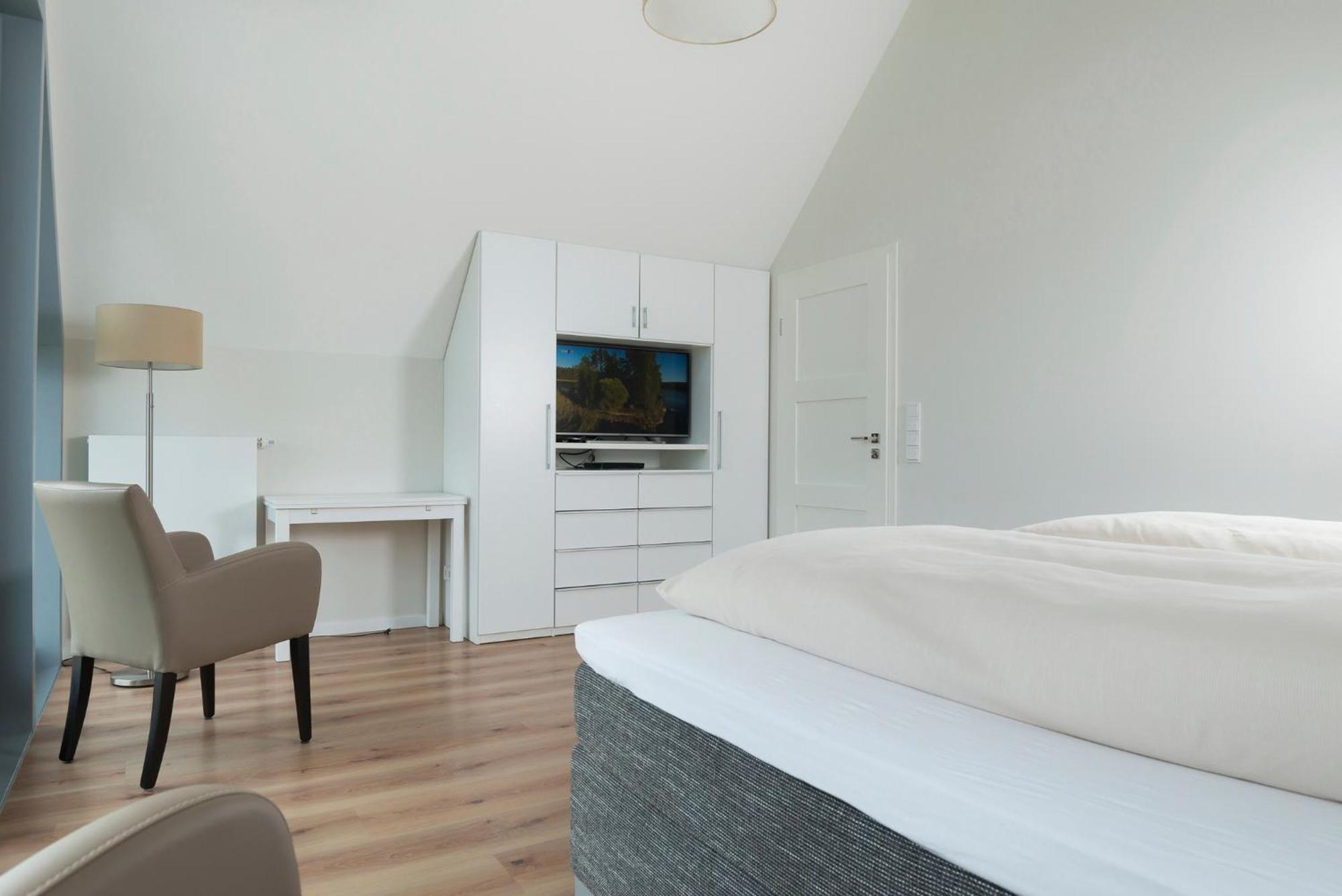 Ostsee - Reetdachhaus Nr 36 "Warder" Im Strand Resort Гайлігенгафен Екстер'єр фото